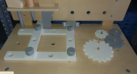 שולחן כלי עבודה מעץ לילדים | מקט W03D076E| שמח עד הבית