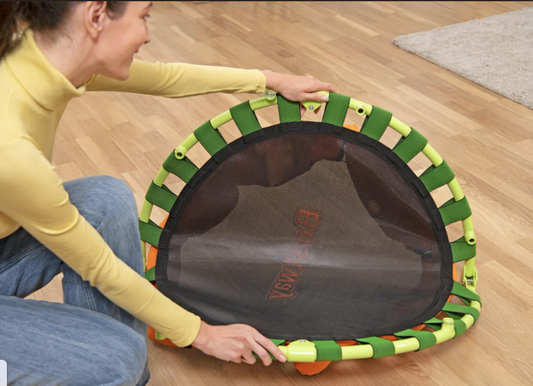 טרמפולינה מתקפלת לקטנטנים עם מוט אחיזה