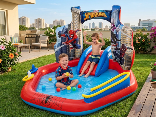 בריכת ספיידרמן - גיבורי על יוצאים לקיץ