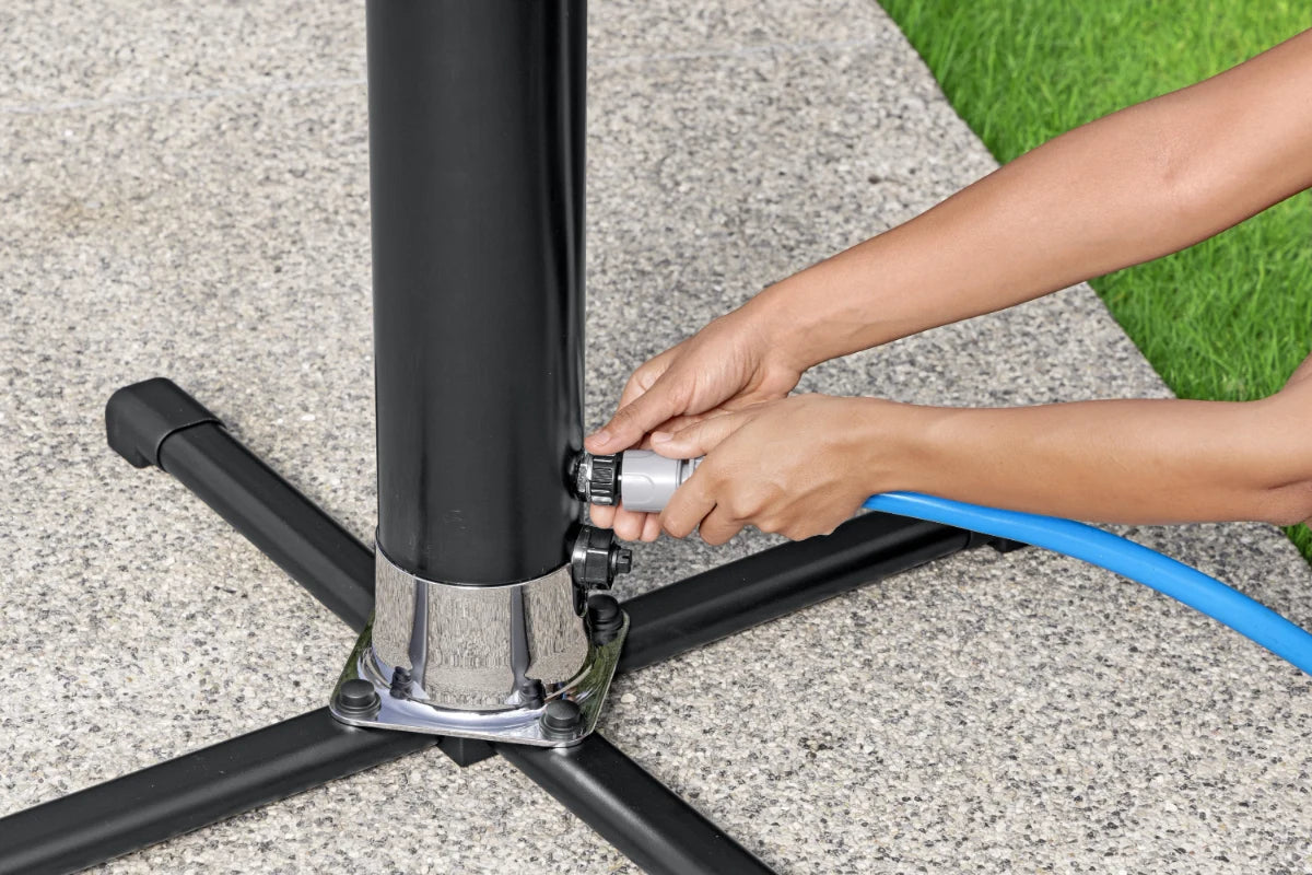 מקלחון חיצוני לחצר/גינה עם ראש מקלחון מתכוונן / נשלף 20 ליטר 58695 מבית BESTWAY